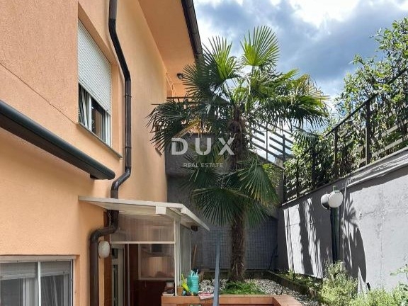 ABBAZIA - appartamento in un edificio residenziale con giardino esterno e terrazza coperta a soli 200 metri dalla spiaggia, VISTA!