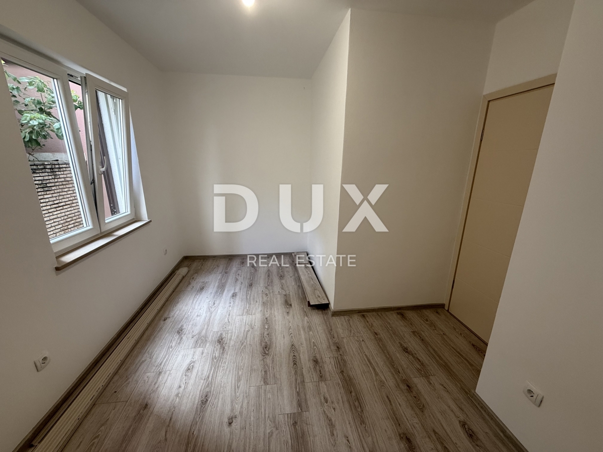 CRIKVENICA - OCCASIONE! Appartamento con 2 camere da letto con giardino privato e vista mare