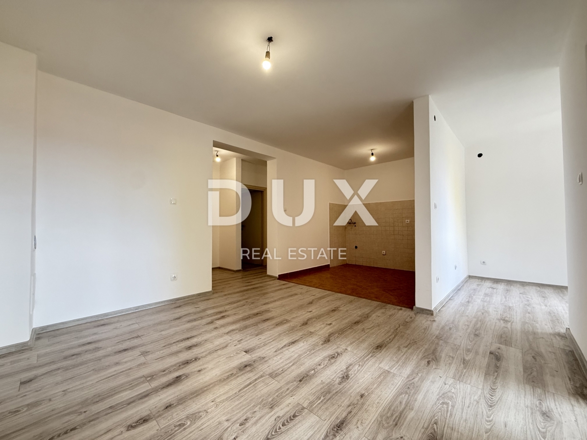 CRIKVENICA - OCCASIONE! Appartamento con 2 camere da letto con giardino privato e vista mare