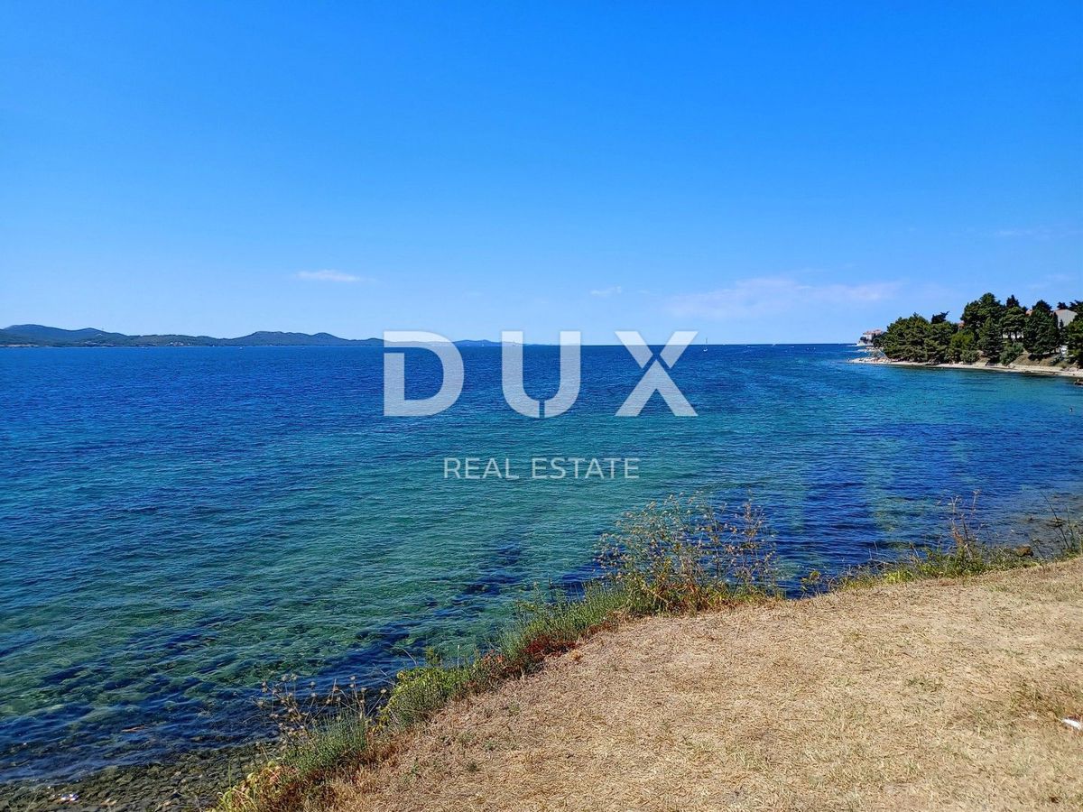ZADAR, ARBANASI - Terreno edificabile in posizione esclusiva a 100 m dal mare
