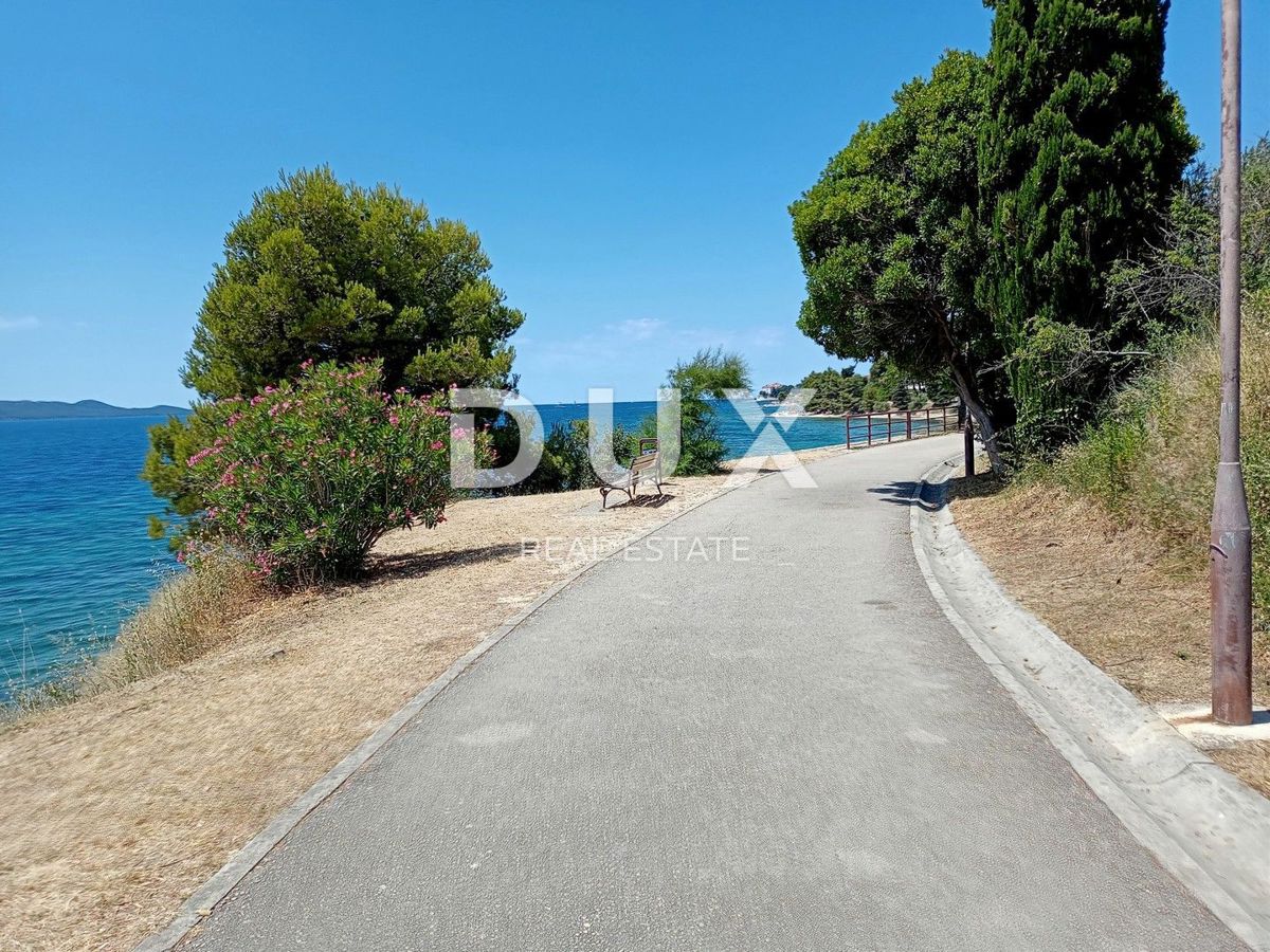 ZADAR, ARBANASI - Terreno edificabile in posizione esclusiva a 100 m dal mare