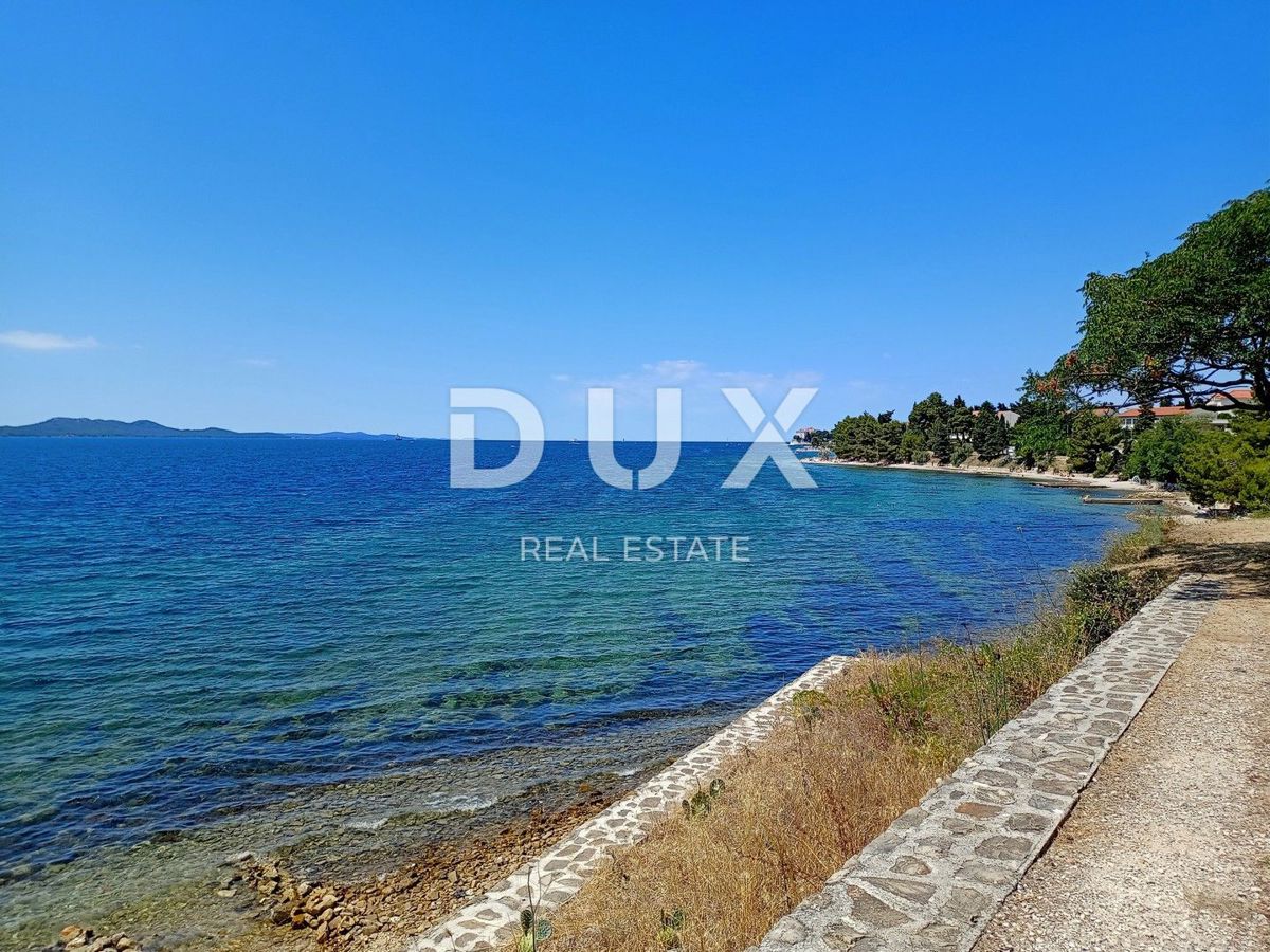 ZADAR, ARBANASI - Terreno edificabile in posizione esclusiva a 100 m dal mare