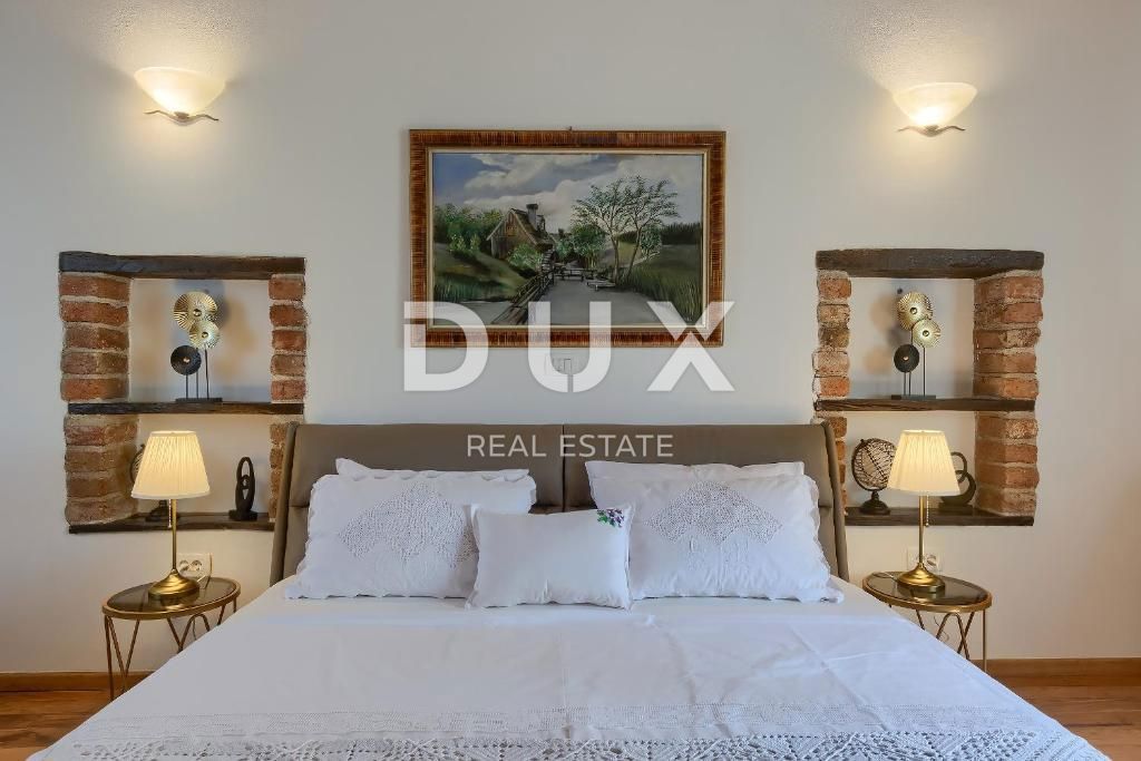 TINJAN - bellissima villa in pietra con piscina