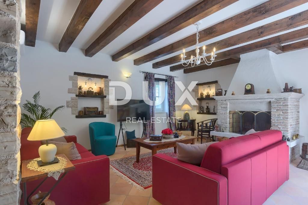 TINJAN - bellissima villa in pietra con piscina