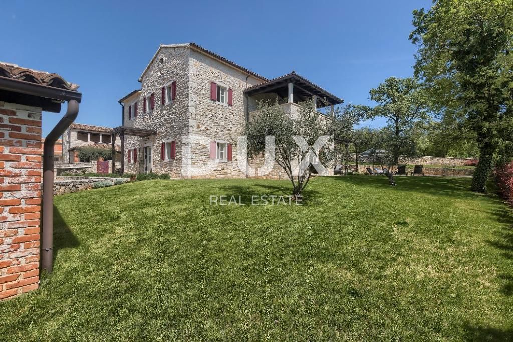 TINJAN - bellissima villa in pietra con piscina