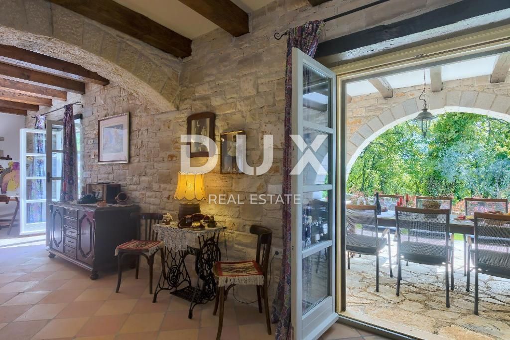 TINJAN - bellissima villa in pietra con piscina