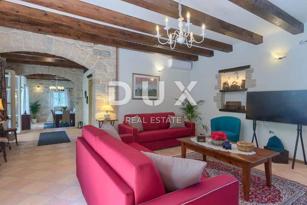 TINJAN - bellissima villa in pietra con piscina