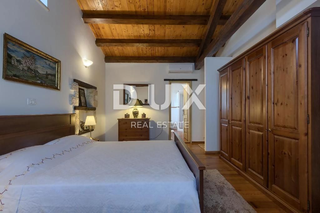 TINJAN - bellissima villa in pietra con piscina