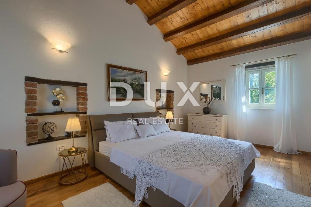 TINJAN - bellissima villa in pietra con piscina