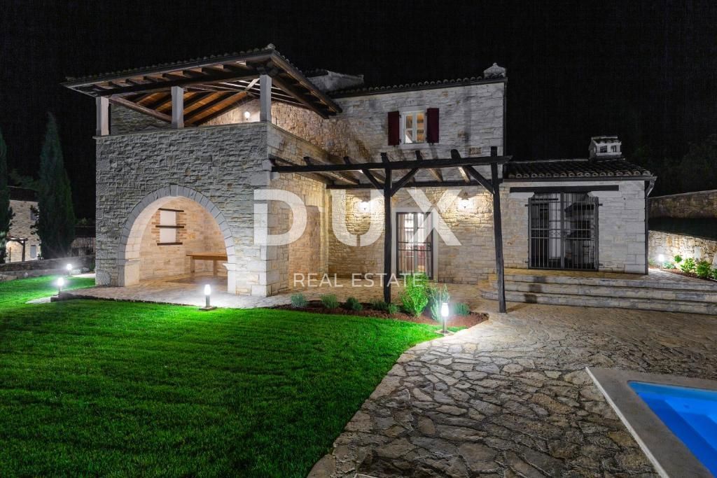 TINJAN - bellissima villa in pietra con piscina
