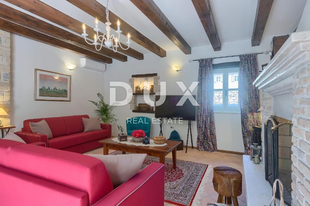 TINJAN - bellissima villa in pietra con piscina