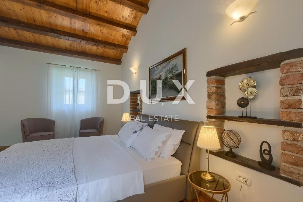 TINJAN - bellissima villa in pietra con piscina