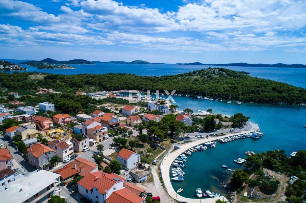 Terreno Tribunj, 903m2