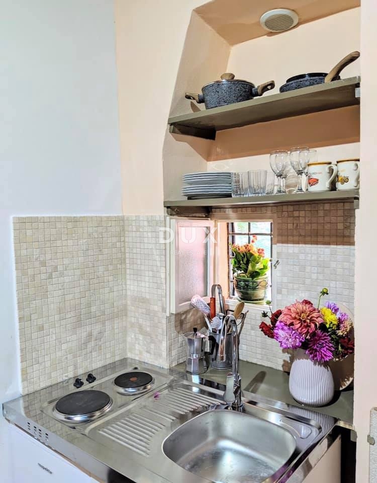 ISTRIA, ROVIGNO - Casa con cortile e due unità abitative nel centro storico