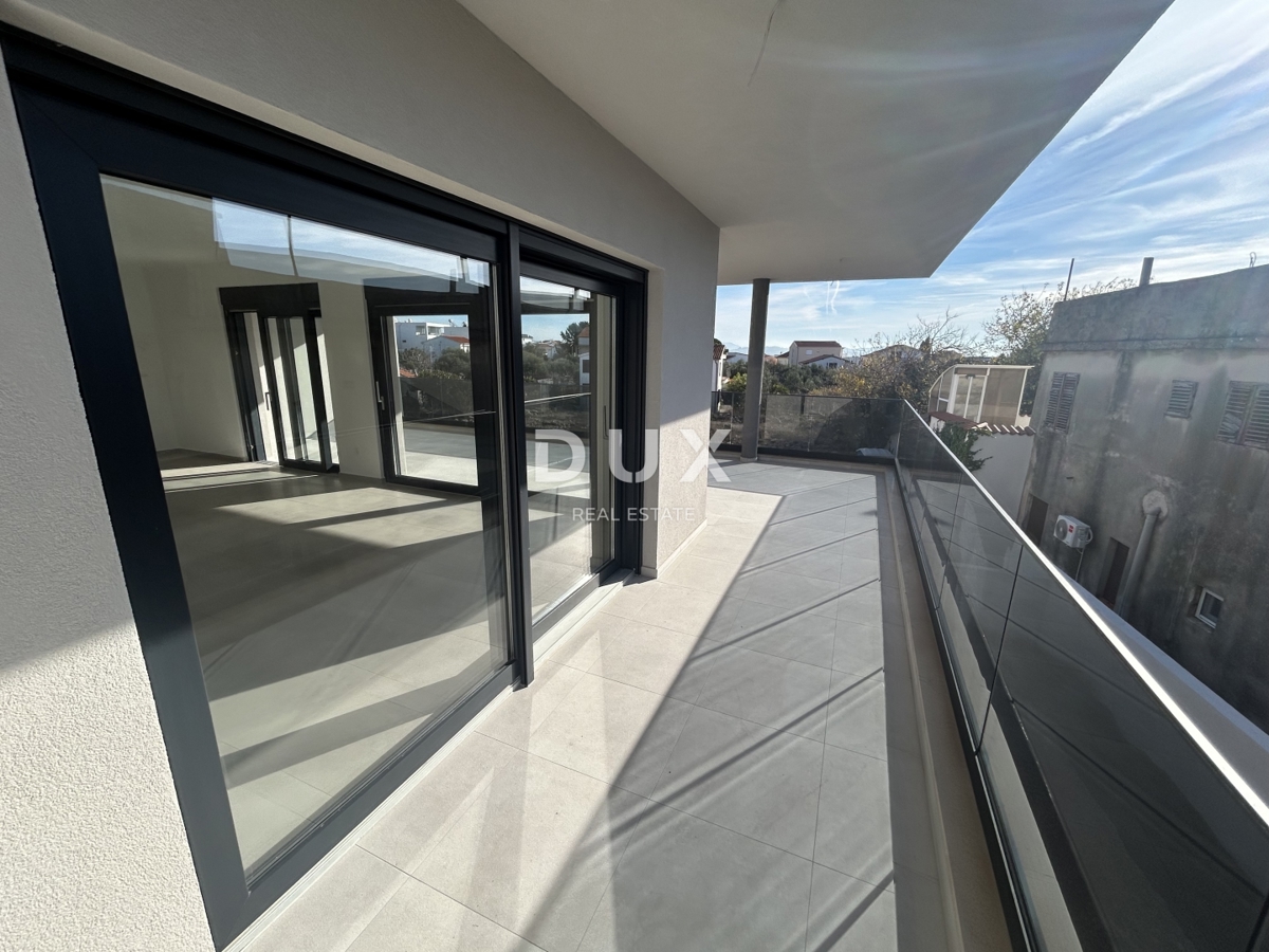 SEBENICO, TRIBUNJ – Appartamento con vista mare in un nuovo edificio! OCCASIONE!