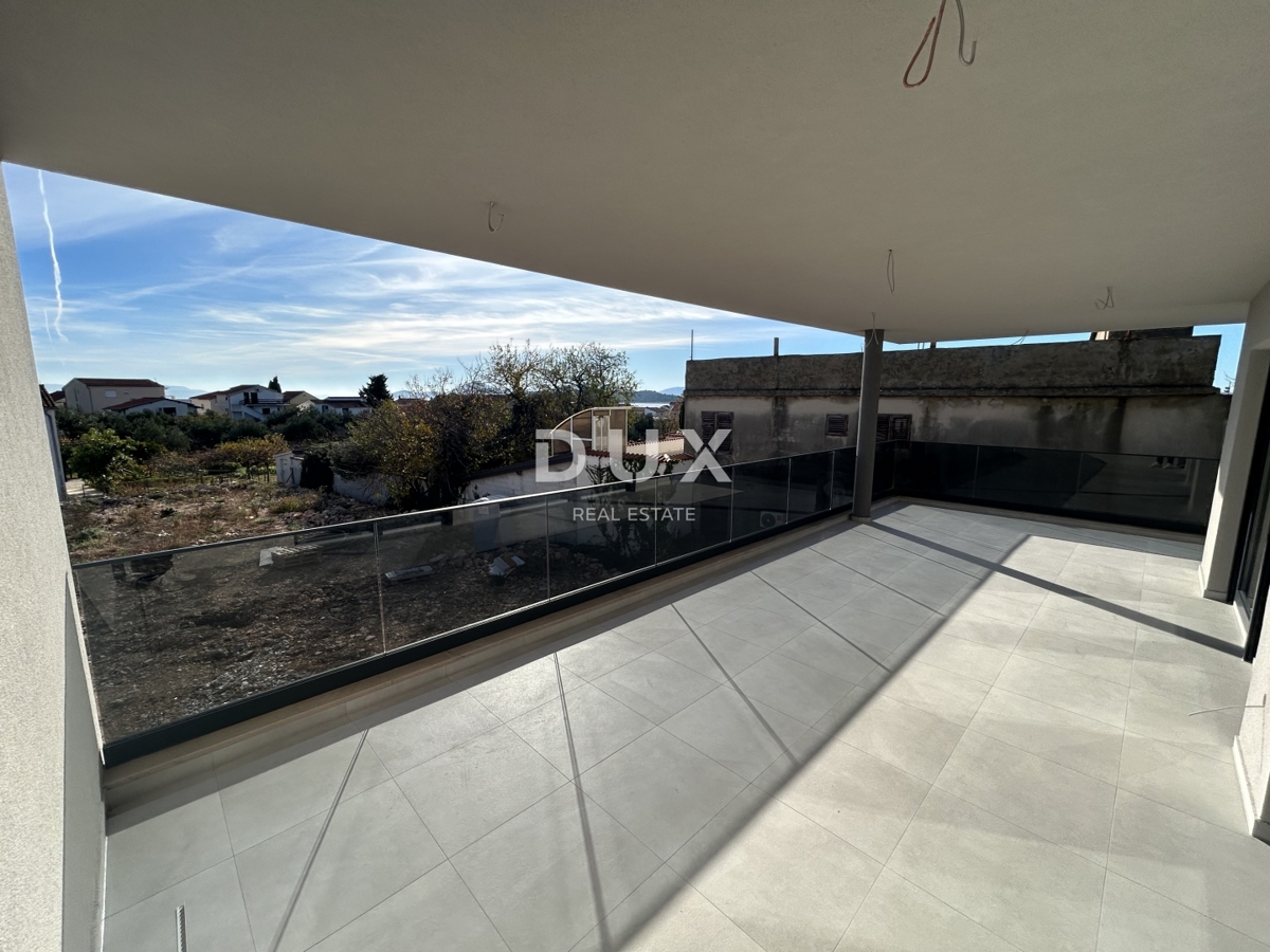 SEBENICO, TRIBUNJ – Appartamento con vista mare in un nuovo edificio! OCCASIONE!