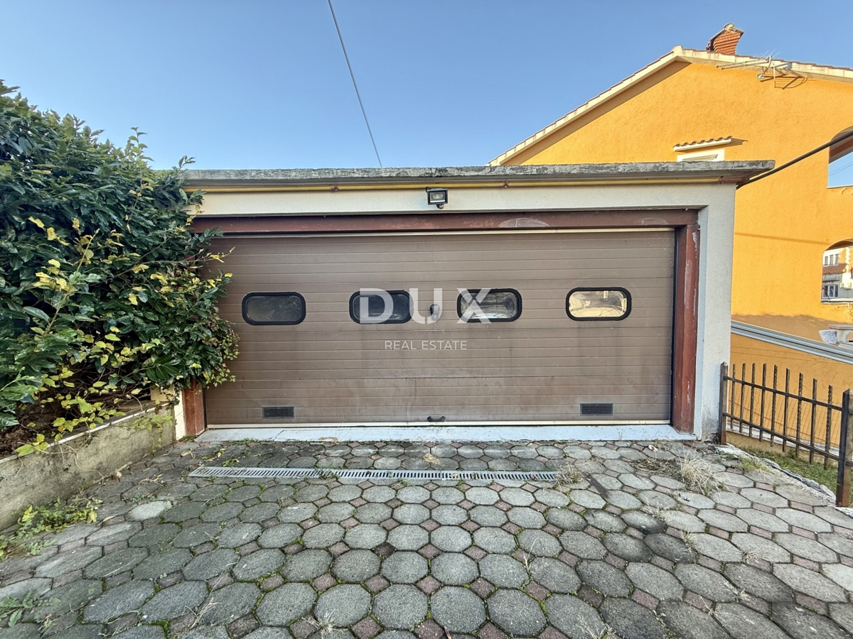 VIŠKOVO, SROKI - 1 CAMERA DA LETTO + SOGGIORNO con una bella terrazza e GARAGE!