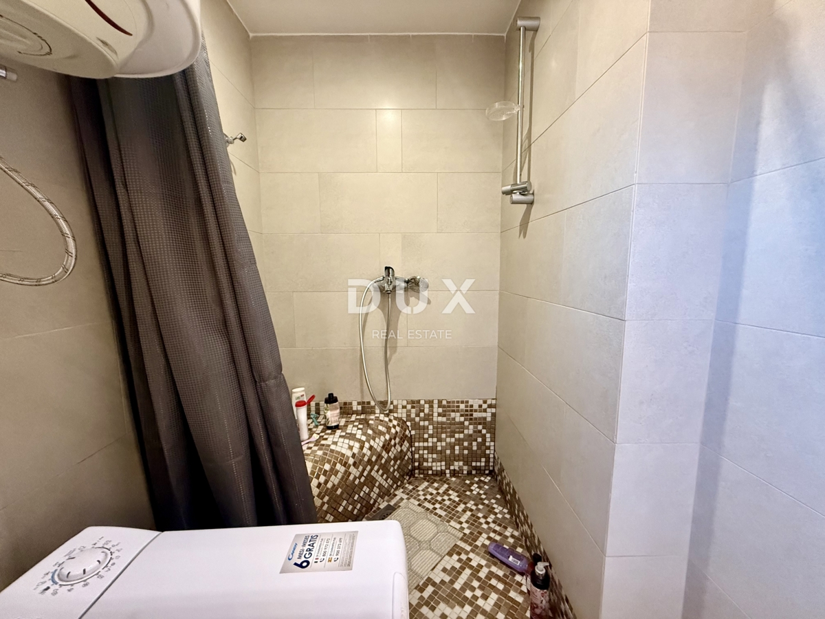 VIŠKOVO, SROKI - 1 CAMERA DA LETTO + SOGGIORNO con una bella terrazza e GARAGE!