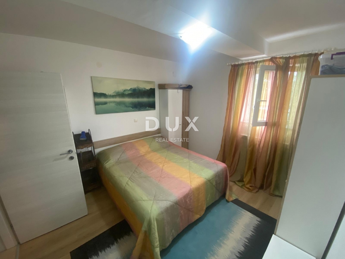 OPATIJA, VEPRINAC - appartamento 2 camere da letto + soggiorno, 82 m2 al piano terra con piscina e vista mare + giardino! OCCASIONE!