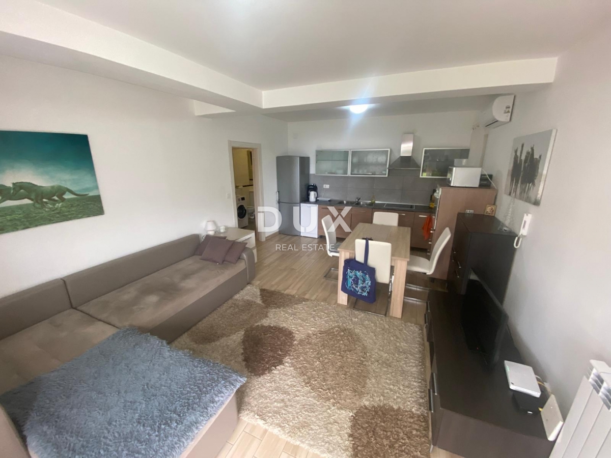 OPATIJA, VEPRINAC - appartamento 2 camere da letto + soggiorno, 82 m2 al piano terra con piscina e vista mare + giardino! OCCASIONE!