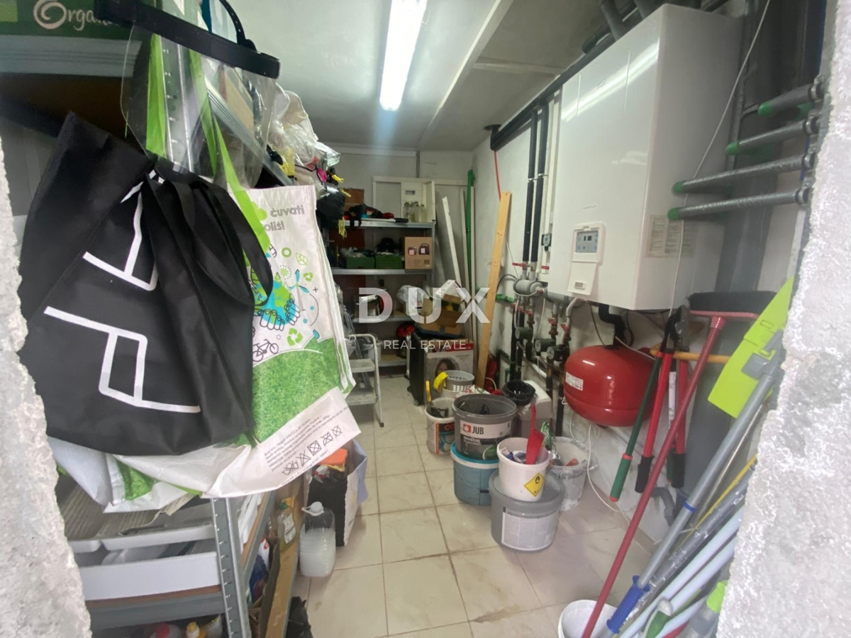 OPATIJA, VEPRINAC - appartamento 2 camere da letto + soggiorno, 82 m2 al piano terra con piscina e vista mare + giardino! OCCASIONE!