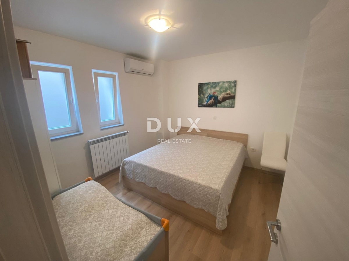 OPATIJA, VEPRINAC - appartamento 2 camere da letto + soggiorno, 82 m2 al piano terra con piscina e vista mare + giardino! OCCASIONE!