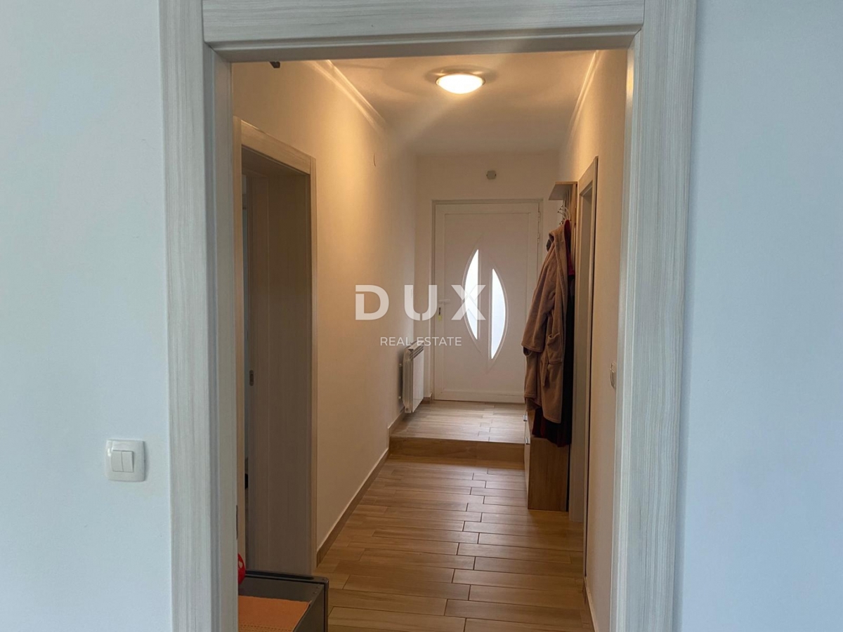 OPATIJA, VEPRINAC - appartamento 2 camere da letto + soggiorno, 82 m2 al piano terra con piscina e vista mare + giardino! OCCASIONE!