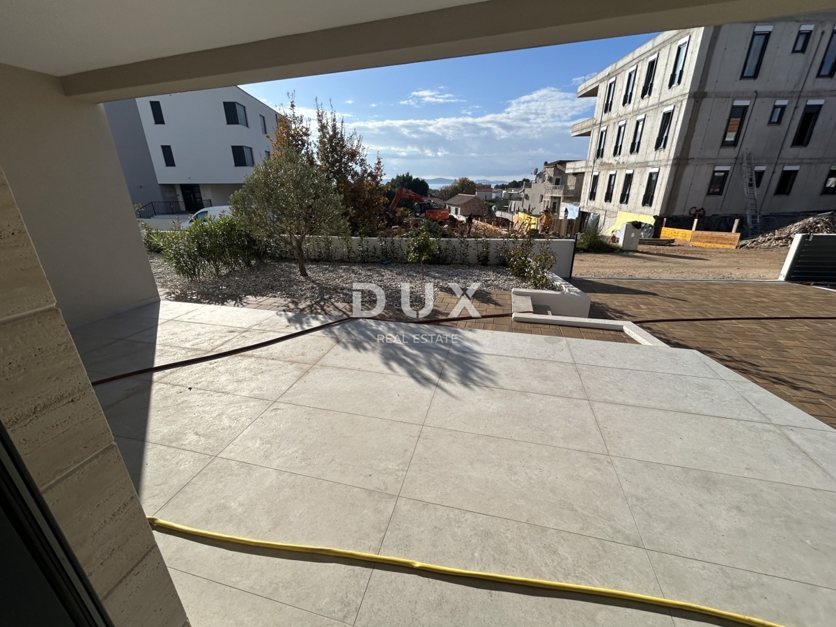 ŠIBENIK, TRIBUNJ - Appartamento al piano terra di un edificio di nuova costruzione di qualità