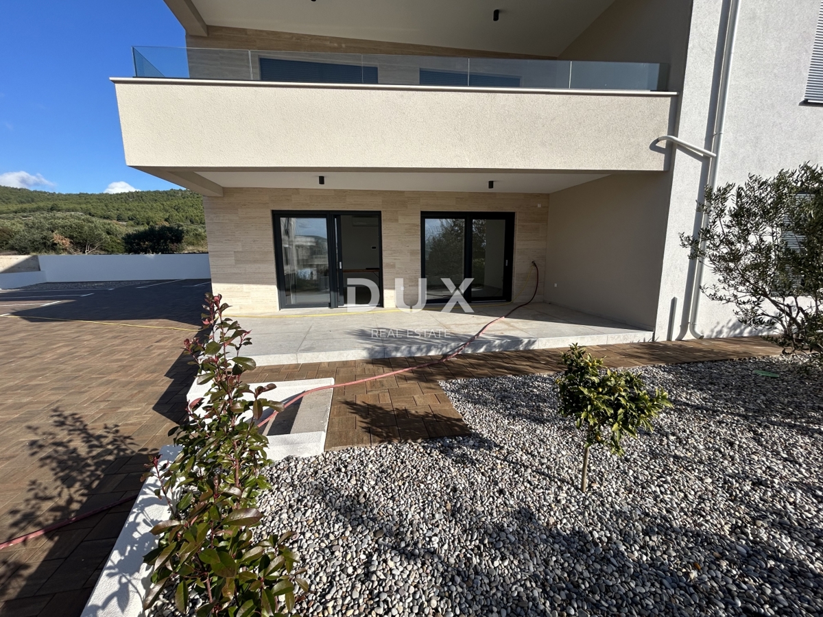 ŠIBENIK, TRIBUNJ - Appartamento al piano terra di un edificio di nuova costruzione di qualità