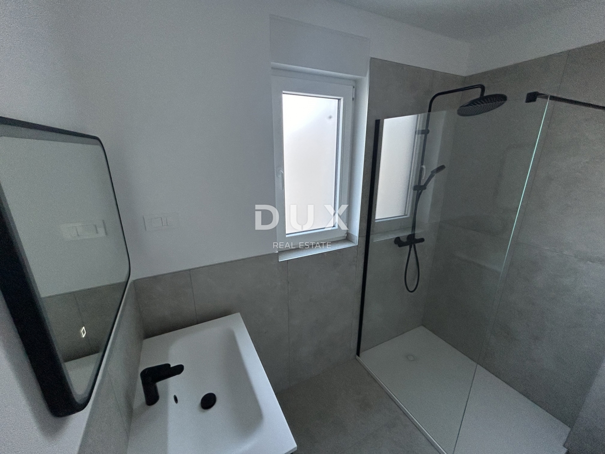 ŠIBENIK, TRIBUNJ - Appartamento al piano terra di un edificio di nuova costruzione di qualità