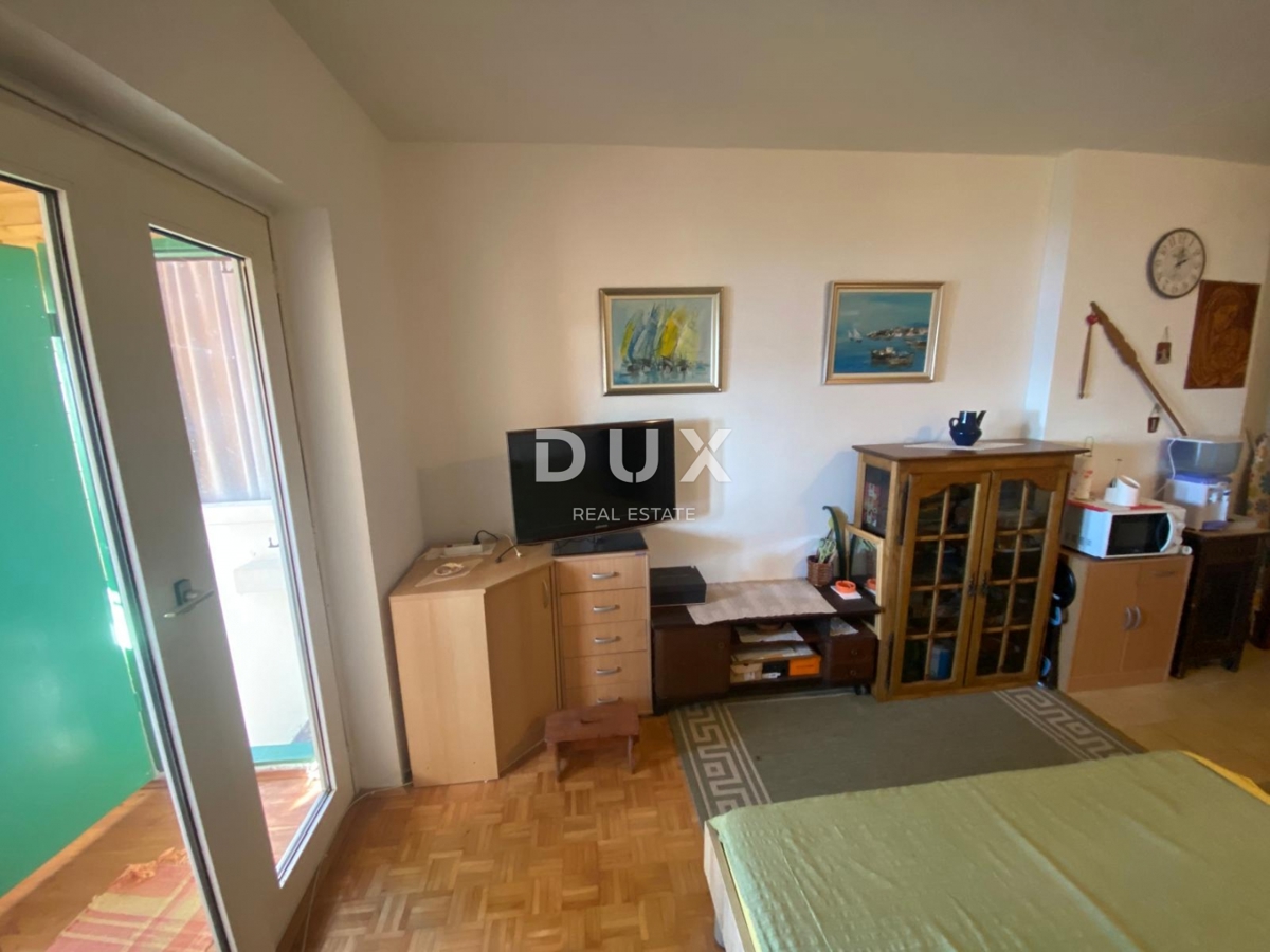 NOVI VINODOLSKI - appartamento di 30 m2 con vista panoramica sul mare! OCCASIONE!