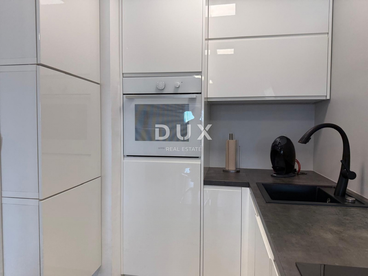 ISTRIA, POLA - Appartamento con vista mare e garage in posizione unica!