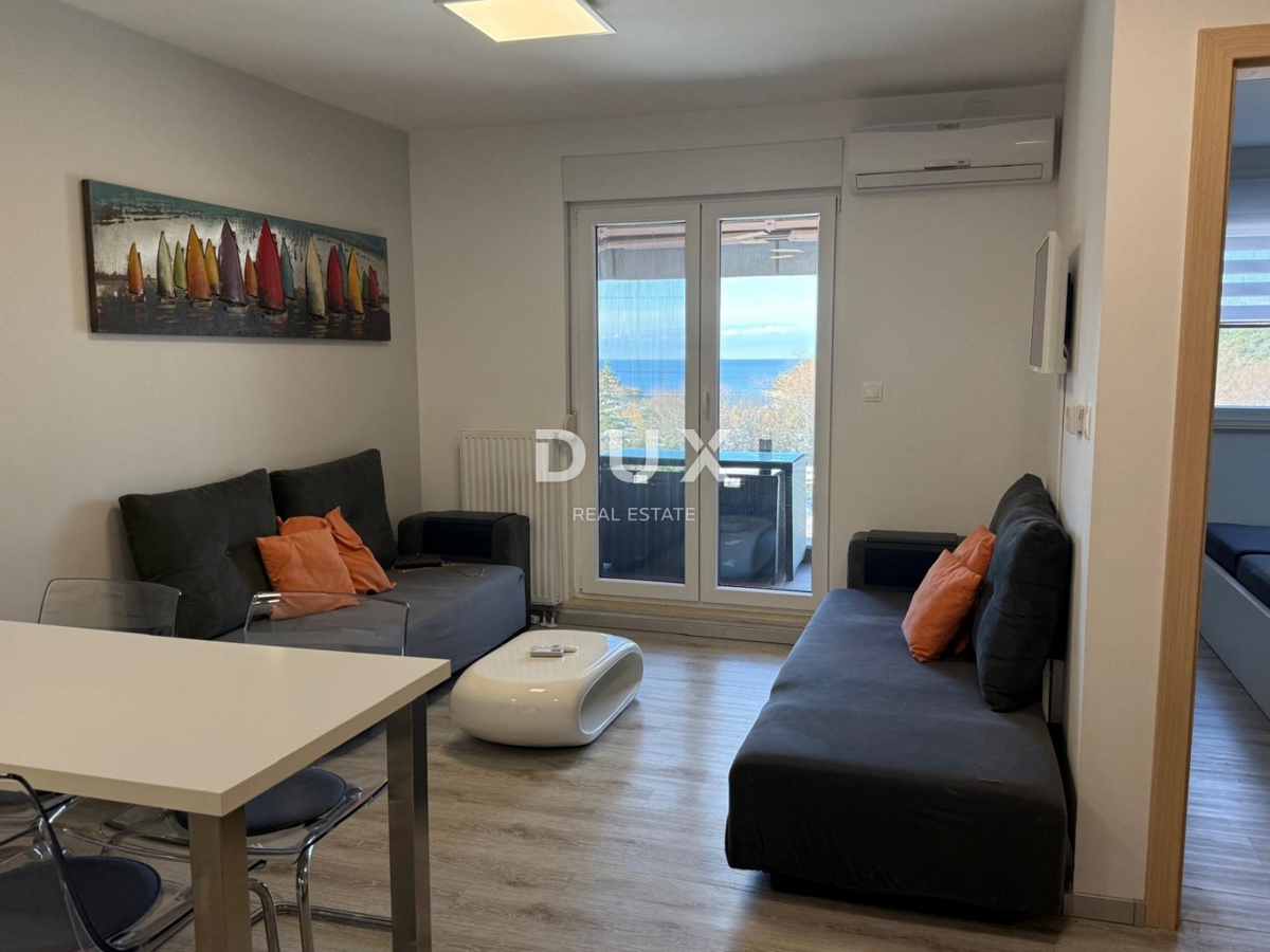 ISTRIA, POLA - Appartamento con vista mare e garage in posizione unica!