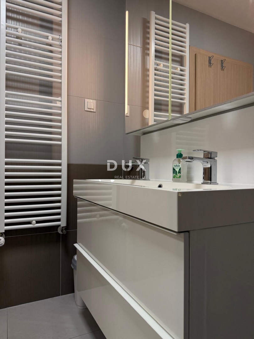 ISTRIA, POLA - Appartamento con vista mare e garage in posizione unica!