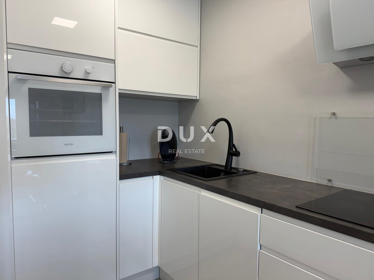 ISTRIA, POLA - Appartamento con vista mare e garage in posizione unica!