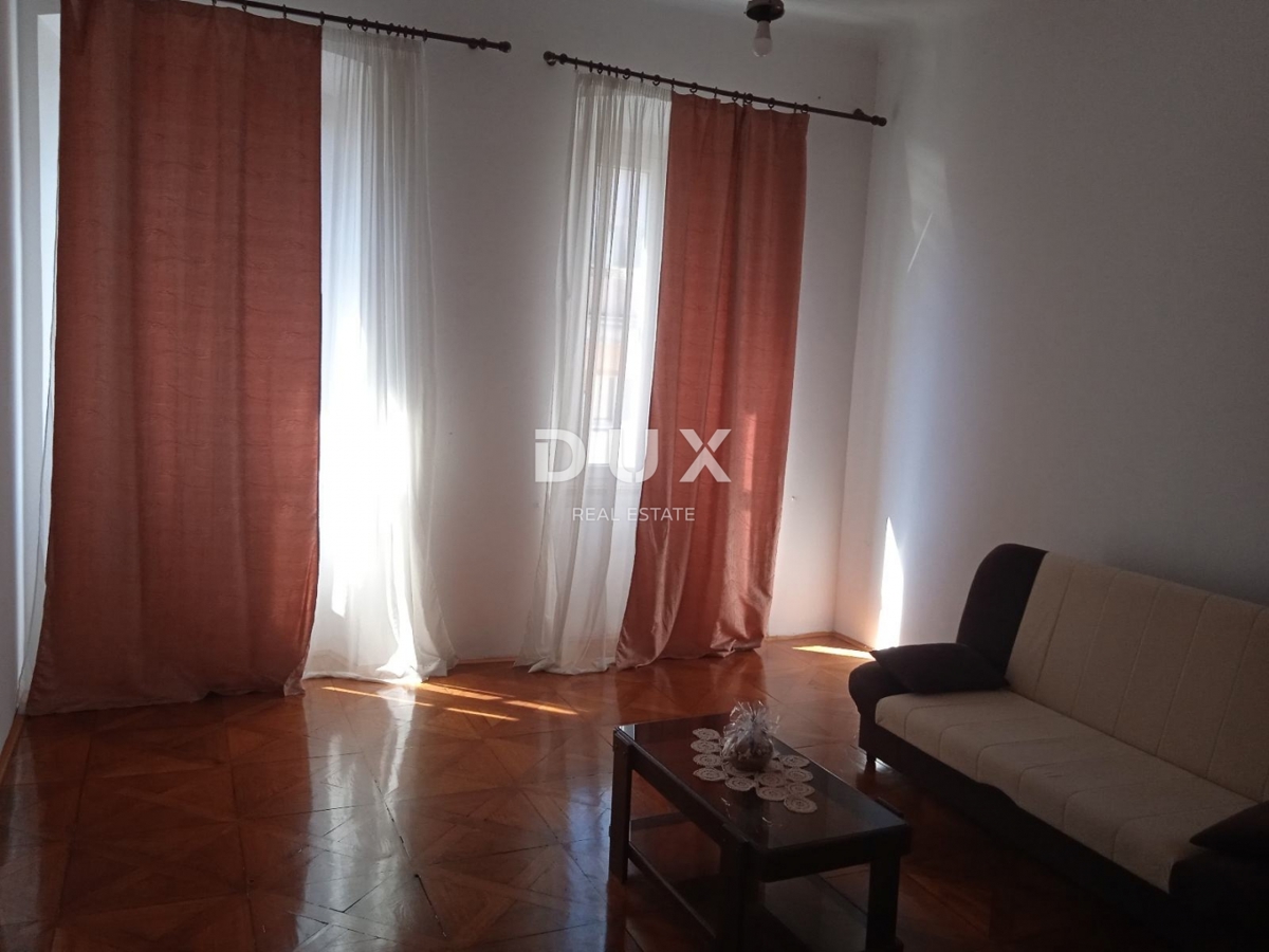 ISTRIA, POLA – Spazioso appartamento con grande potenziale