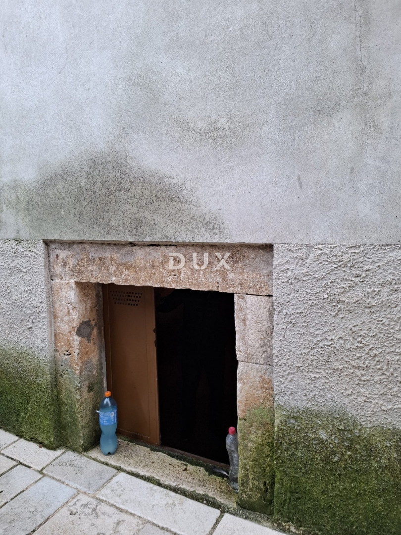 ISTRIA, BALE - Casa in centro con uffici