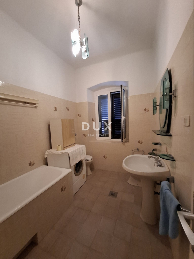 ISTRIA, BALE - Casa in centro con uffici