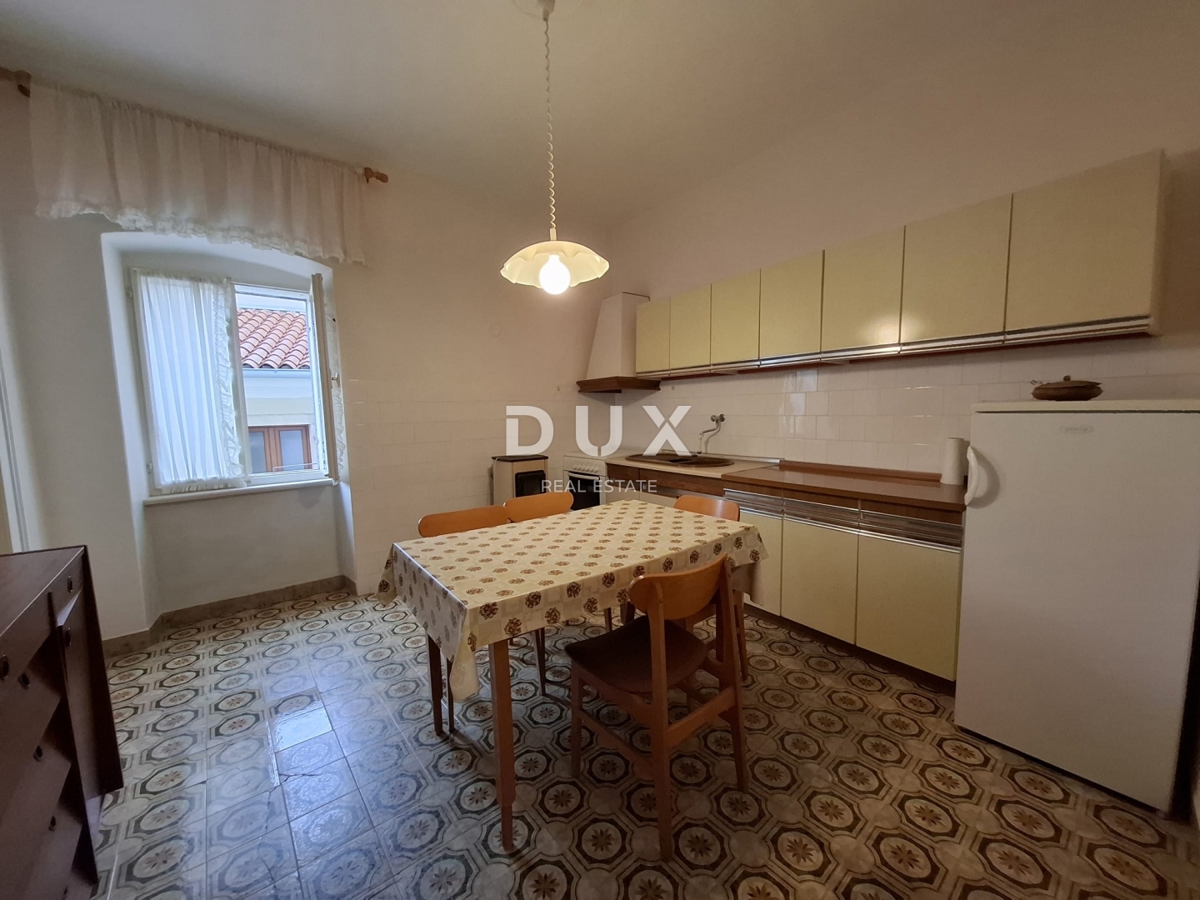 ISTRIA, BALE - Casa in centro con uffici