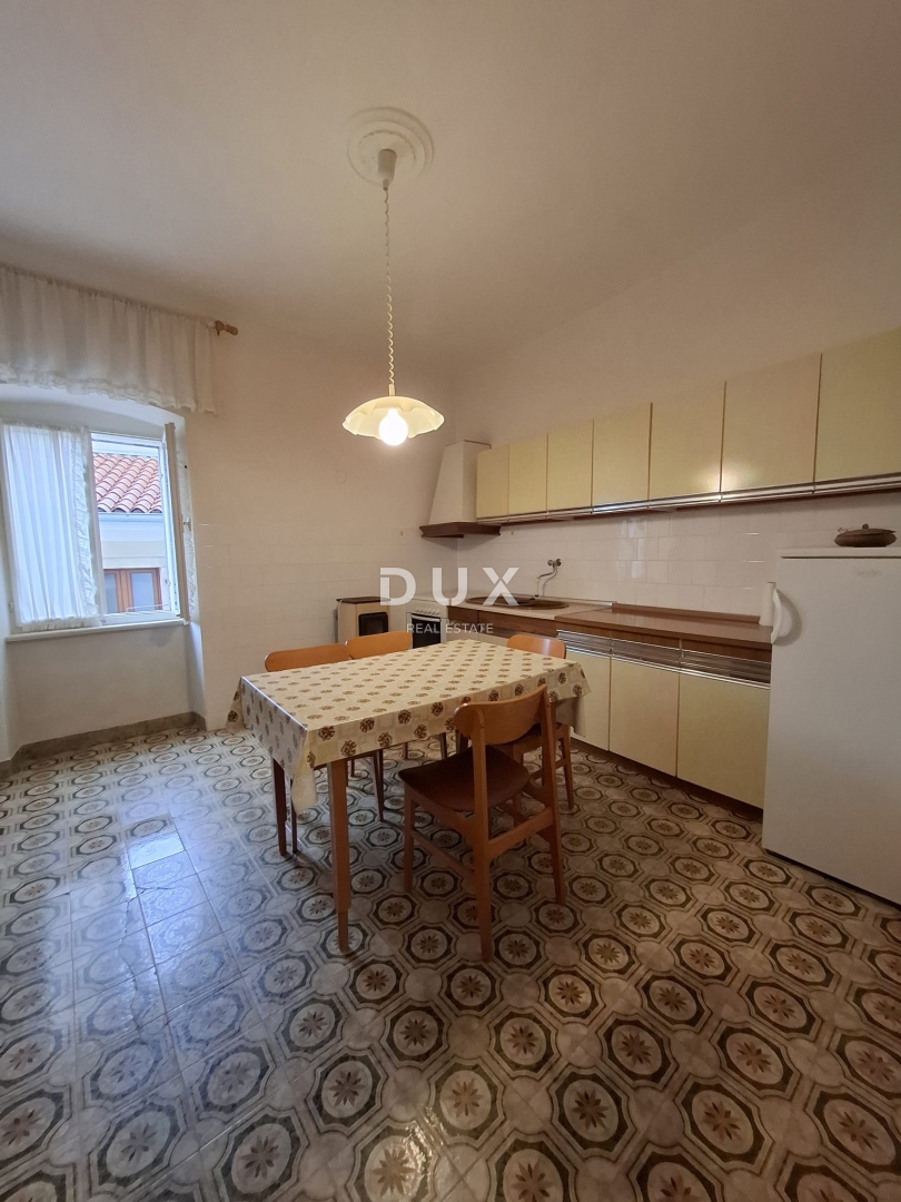 ISTRIA, BALE - Casa in centro con uffici