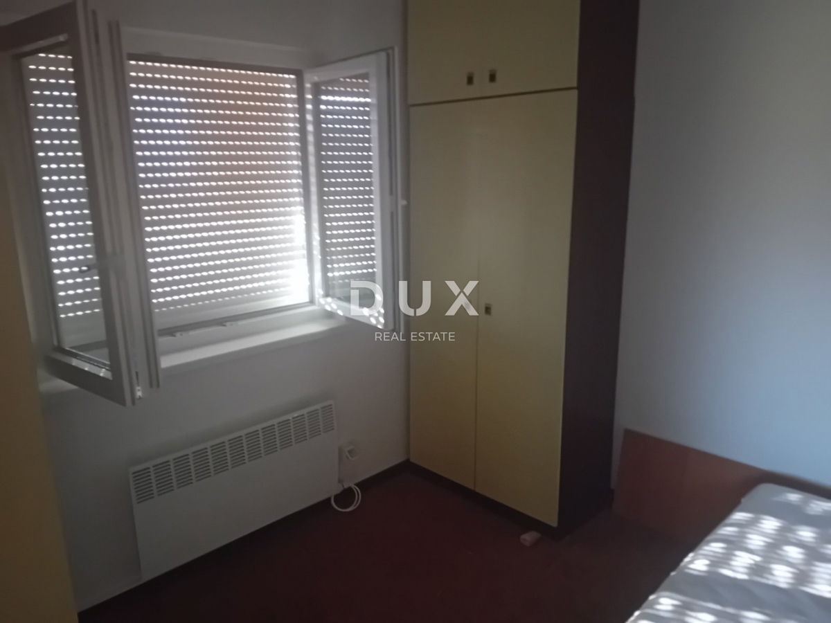 RIJEKA, DRAŽICE, CENTRO - casa indipendente con due appartamenti separati in ottima posizione + 2.200 m2 di TERRENO EDIFICABILE! OCCASIONE!