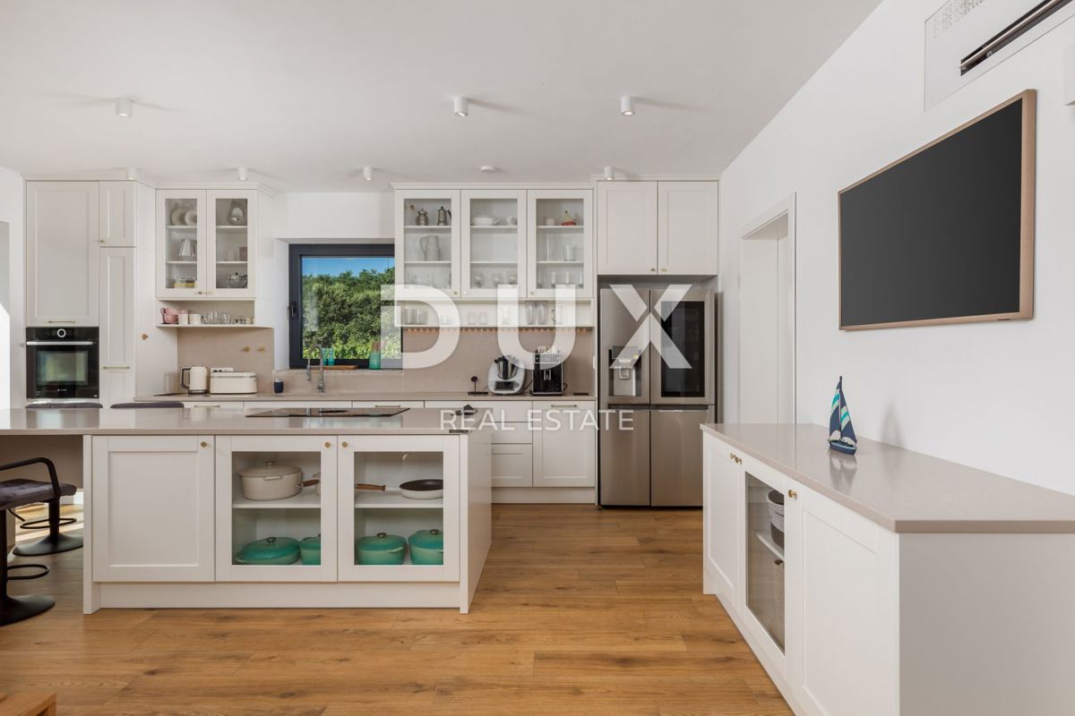 ISTRIA, PARENZO - Villa di lusso - posizione esclusiva, vista libera sul mare 