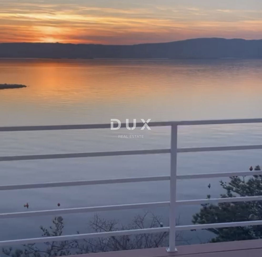 SENJ, DINTORNI – appartamento in prima fila sul mare