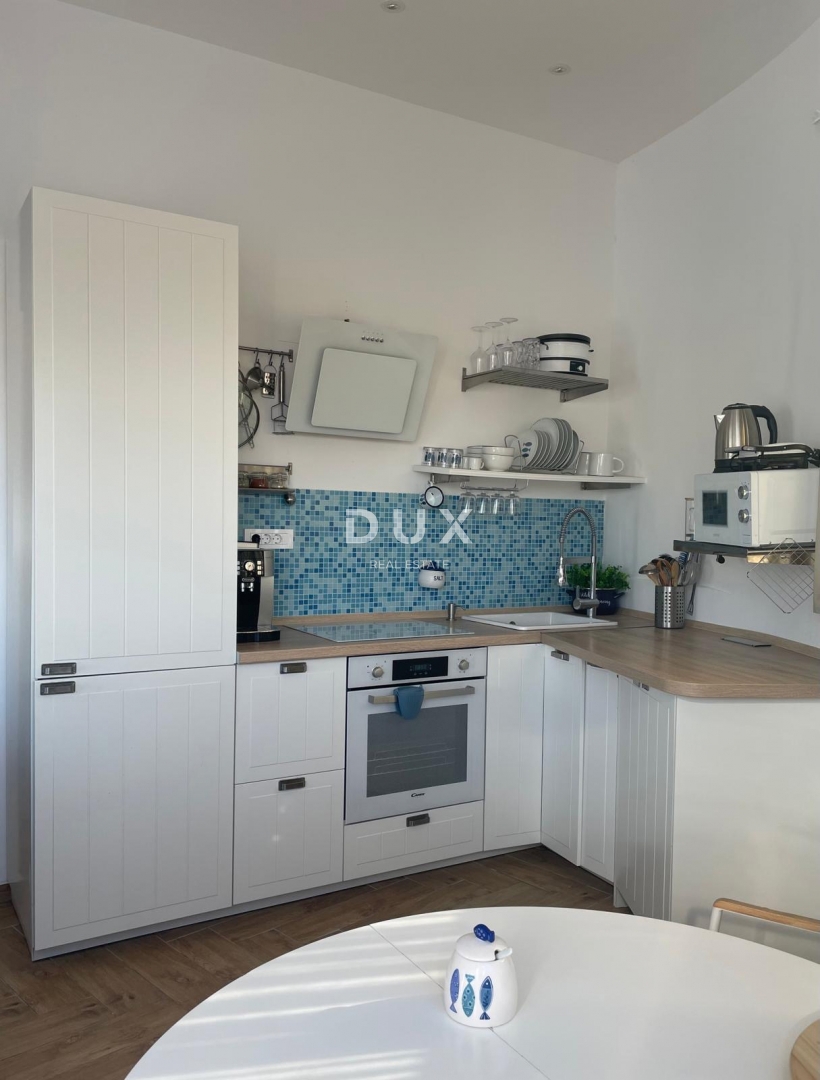 SENJ, DINTORNI – appartamento in prima fila sul mare