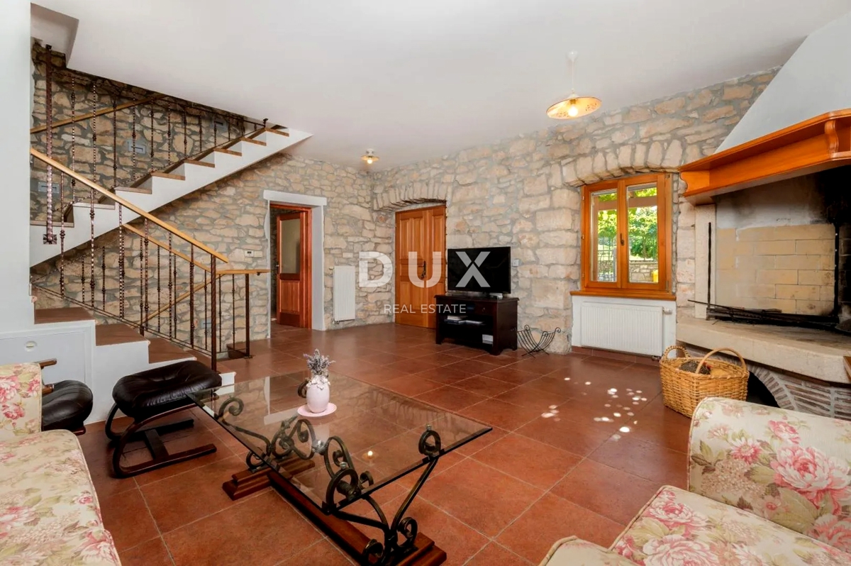 ISTRIA, LABIN - Casa in pietra con piscina