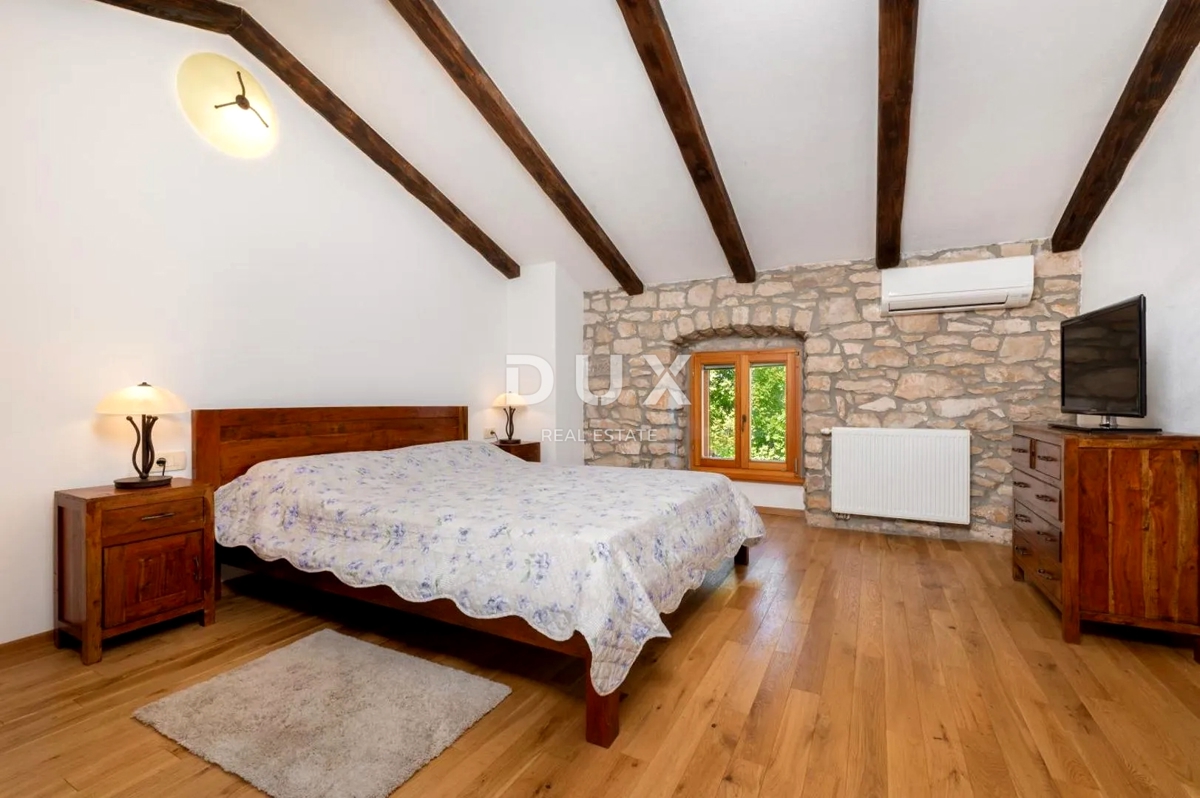 ISTRIA, LABIN - Casa in pietra con piscina