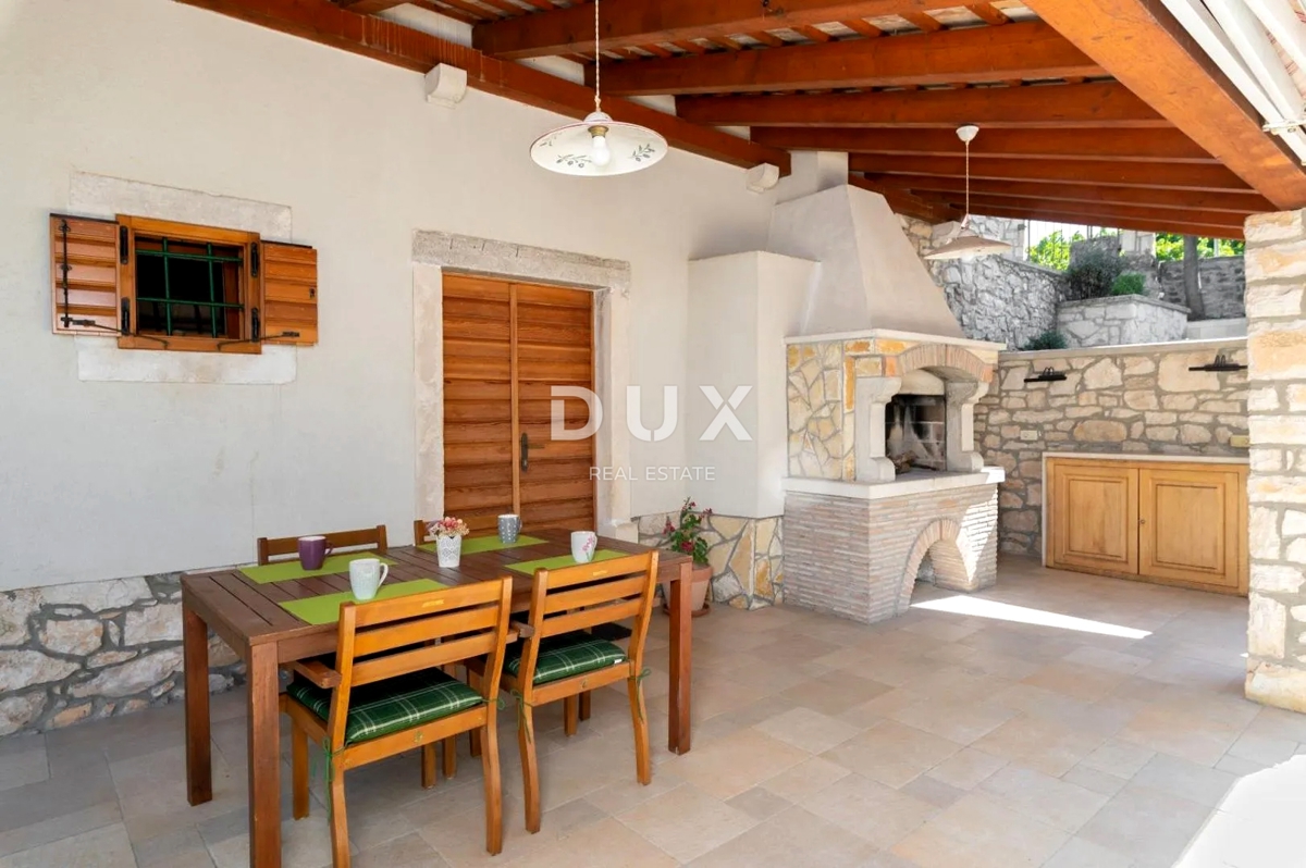 ISTRIA, LABIN - Casa in pietra con piscina