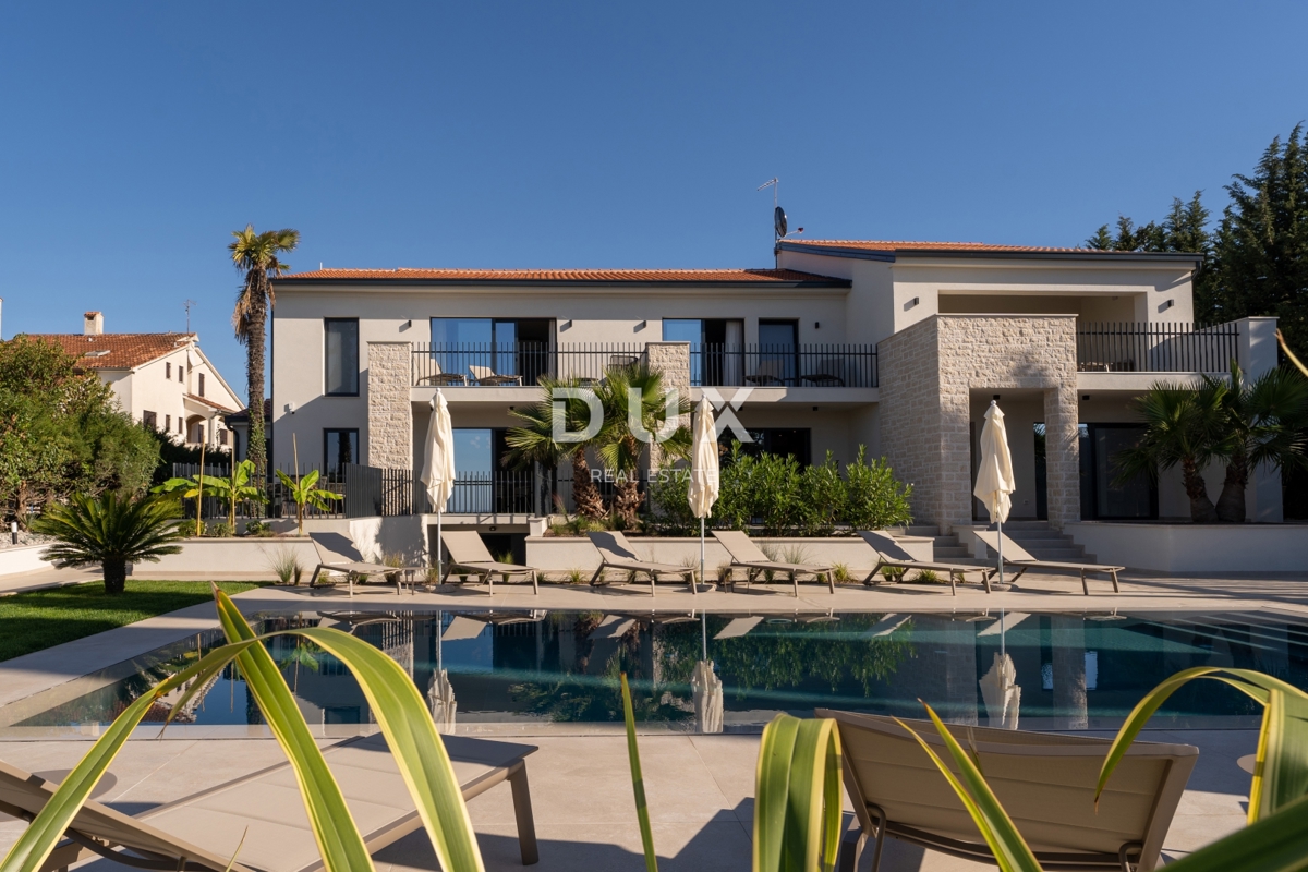 ISTRIA, PARENZO - Villa esclusiva, tre unità abitative, lusso in riva al mare