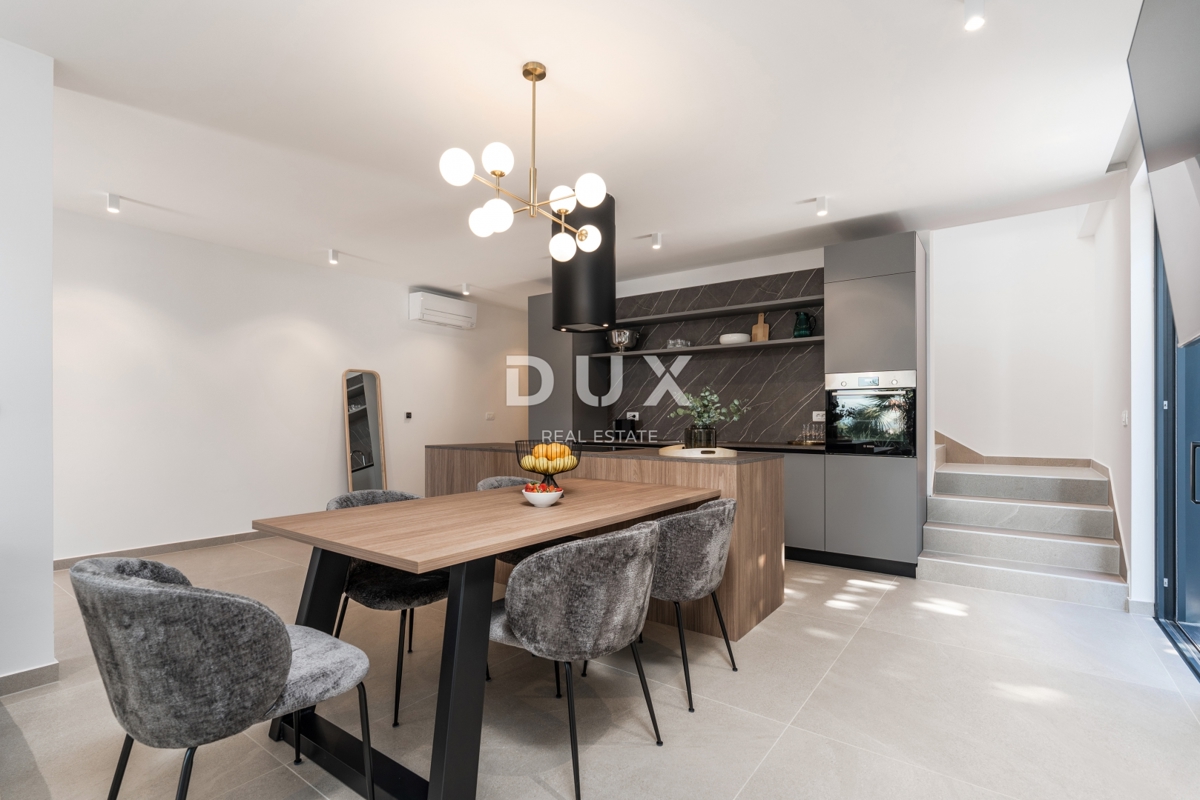 ISTRIA, PARENZO - Villa esclusiva, tre unità abitative, lusso in riva al mare