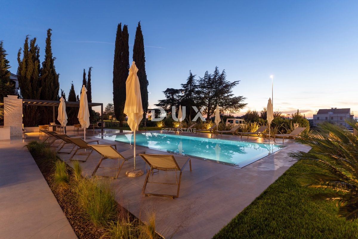 ISTRIA, PARENZO - Villa esclusiva, tre unità abitative, lusso in riva al mare